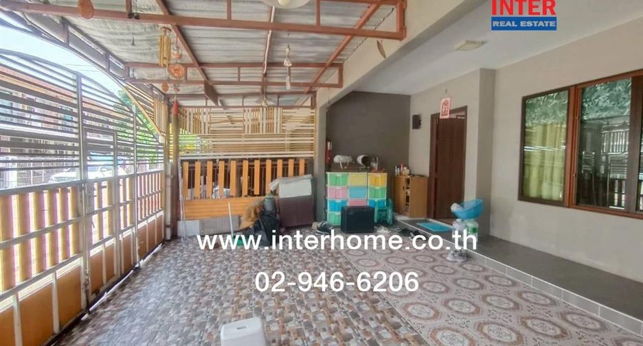 Casa adosada en venta de 3 habitaciones en Suan Luang, Bangkok