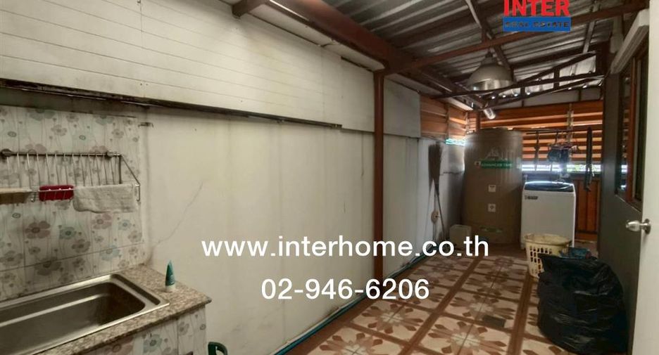 Casa adosada en venta de 3 habitaciones en Suan Luang, Bangkok