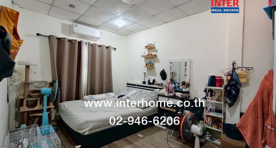Casa adosada en venta de 3 habitaciones en Thanyaburi, Pathum Thani