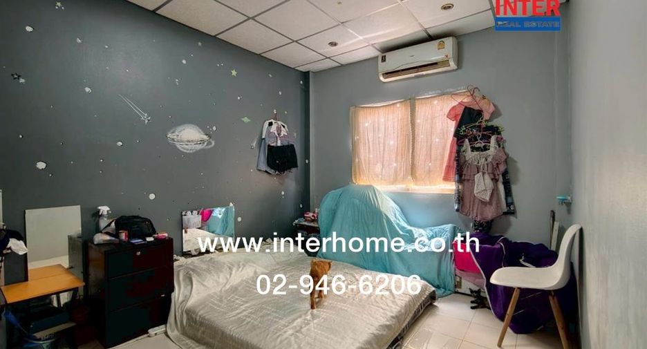 Casa adosada en venta de 3 habitaciones en Thanyaburi, Pathum Thani