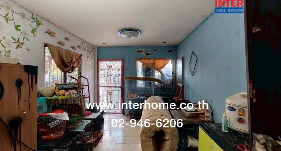 Casa adosada en venta de 3 habitaciones en Thanyaburi, Pathum Thani