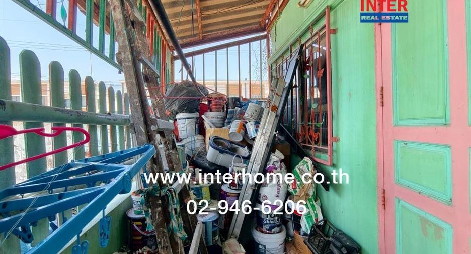 Casa adosada en venta de 3 habitaciones en Thanyaburi, Pathum Thani