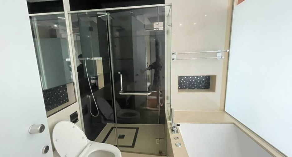 Wohnung zur Miete und zum Kauf mit 2 Zimmer in Khlong Toei, Bangkok