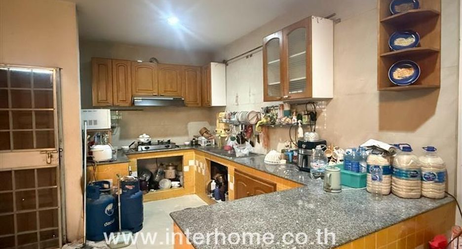 For sale 3 bedrooms house in Wang Thonglang, Bangkok
