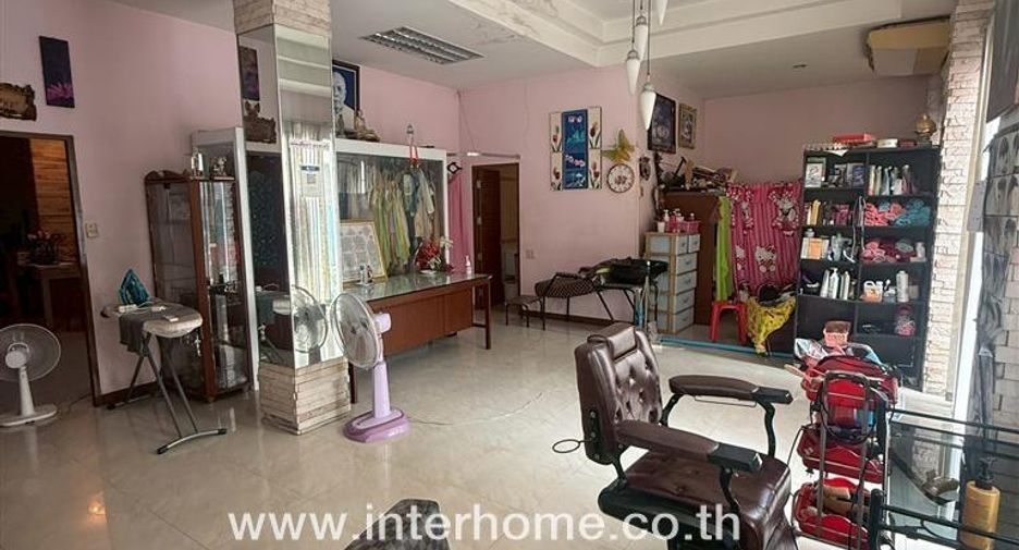 For sale 3 bedrooms house in Wang Thonglang, Bangkok