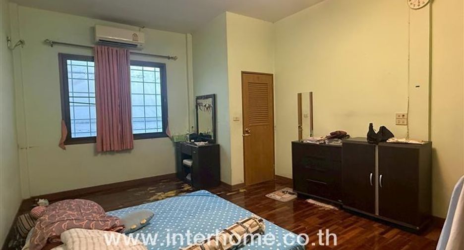 For sale 3 bedrooms house in Wang Thonglang, Bangkok