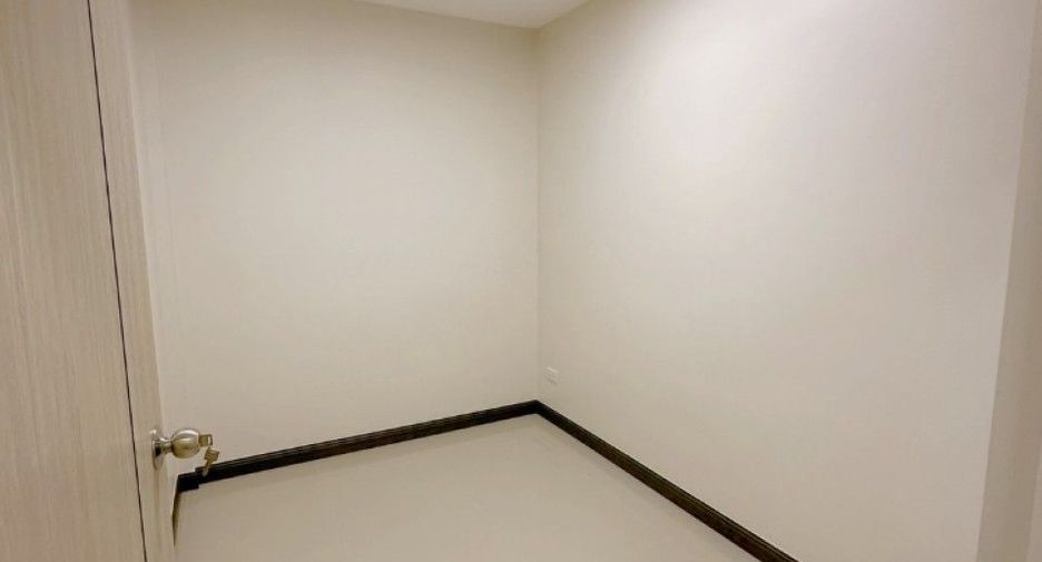 For sale 2 bedrooms townhouse in Khlong Sam Wa, Bangkok