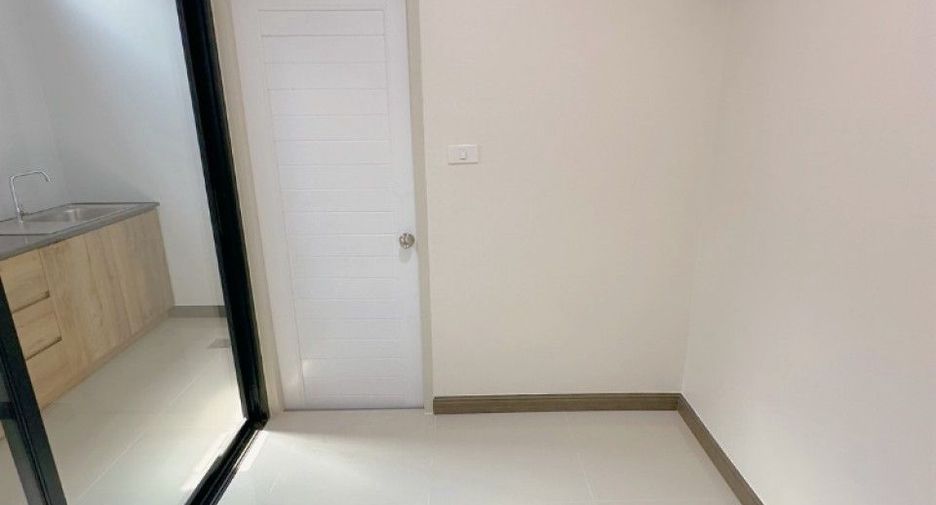 For sale 2 bedrooms townhouse in Khlong Sam Wa, Bangkok