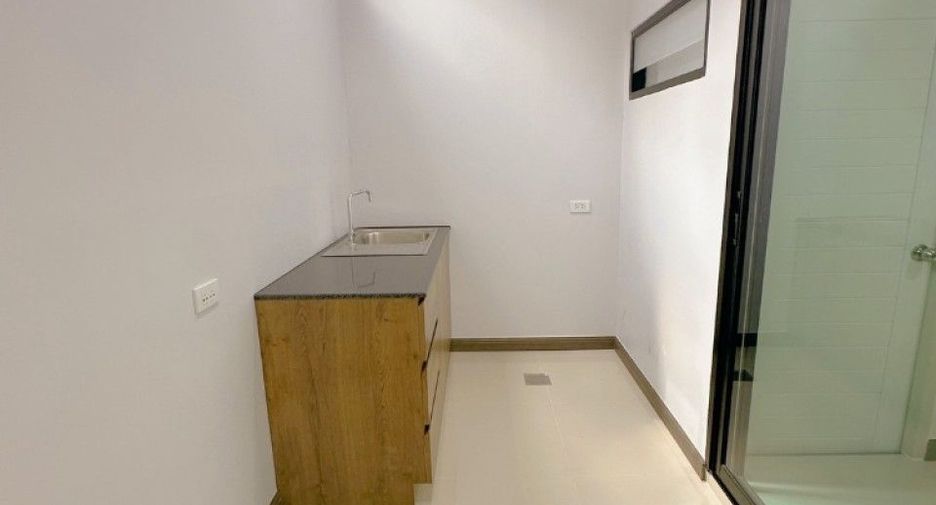 For sale 2 bedrooms townhouse in Khlong Sam Wa, Bangkok