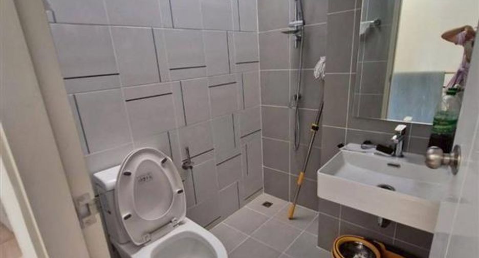 For sale 3 bedrooms townhouse in Mueang Samut Sakhon, Samut Sakhon