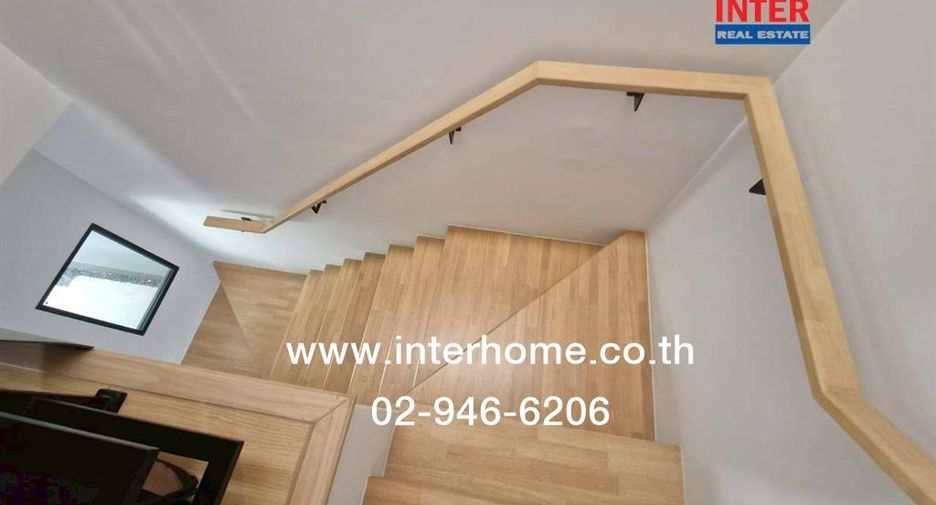 For sale 3 bedrooms townhouse in Mueang Samut Sakhon, Samut Sakhon