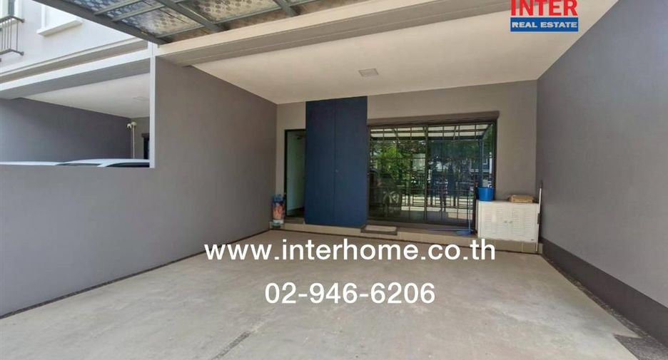 For sale 3 bedrooms townhouse in Mueang Samut Sakhon, Samut Sakhon