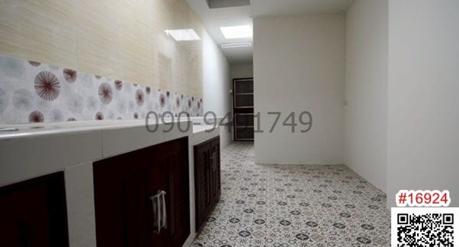 For rent 2 bedrooms townhouse in Lat Phrao, Bangkok