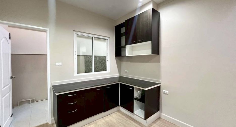 Casa adosada en venta de 4 habitaciones en Thalang, Phuket