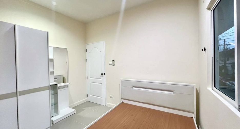 Casa adosada en venta de 4 habitaciones en Thalang, Phuket