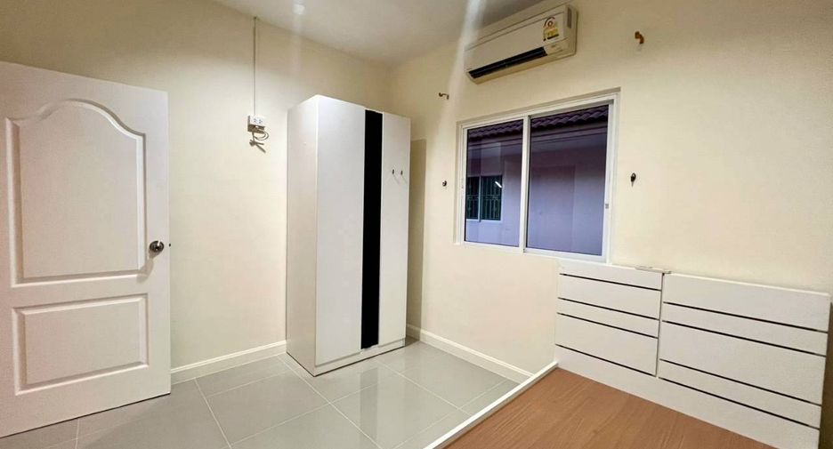 Casa adosada en venta de 4 habitaciones en Thalang, Phuket