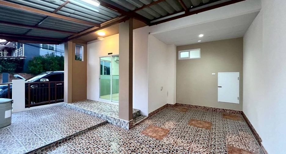 Casa adosada en venta de 4 habitaciones en Thalang, Phuket