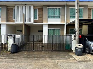 For sale 3 bedrooms townhouse in Ban Bueng, Chonburi