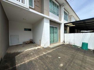 For sale 3 bedrooms townhouse in Ban Bueng, Chonburi