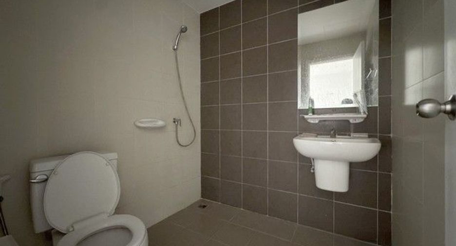 Reihenhaus zum Kauf mit 3 Zimmer in Ban Bueng, Chonburi