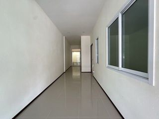 出售 2 卧室 联排别墅 在 Ban Bueng, Chon Buri