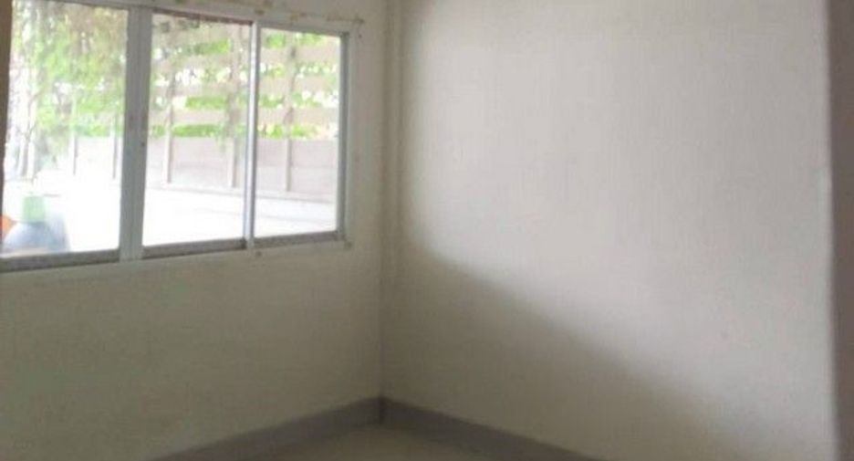 À vendre 2 chambres maison à Ban Bueng, Chonburi