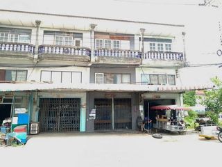 For sale 4 bedrooms retail Space in Ban Bueng, Chonburi