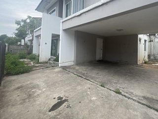 For sale 3 bedrooms townhouse in Ban Bueng, Chonburi