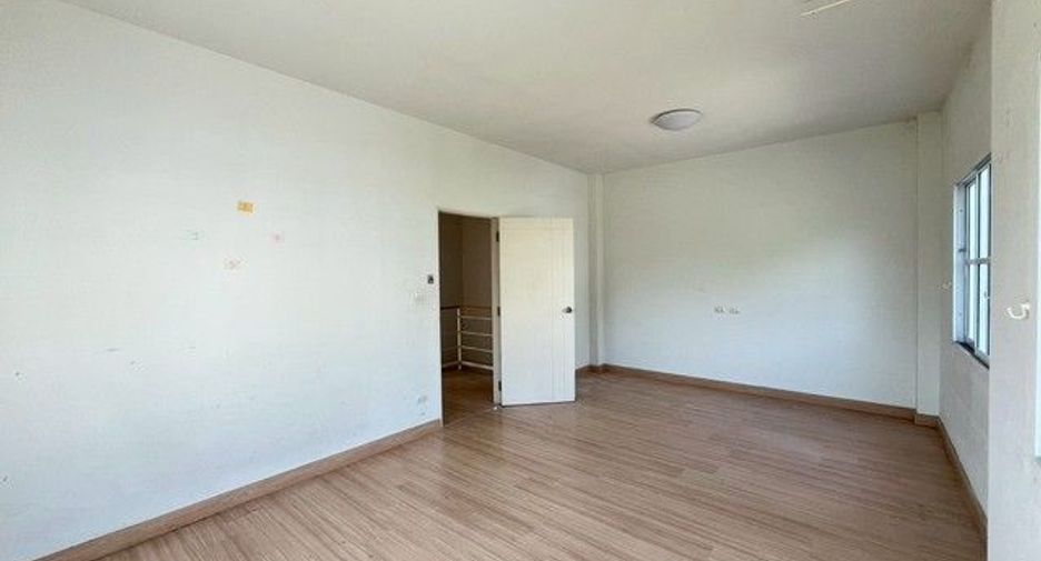 For sale 4 bedrooms house in Mueang Chon Buri, Chonburi
