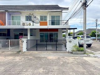 For sale 3 bedrooms townhouse in Phan Thong, Chonburi