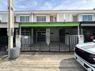 For sale 3 bedrooms townhouse in Ban Bueng, Chonburi