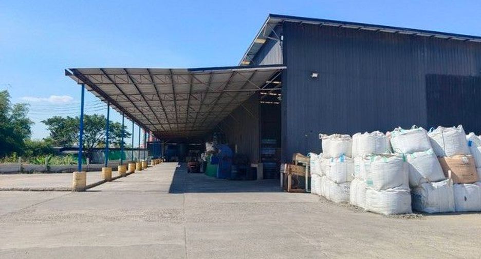For sale 3 bedrooms warehouse in Ban Bueng, Chonburi