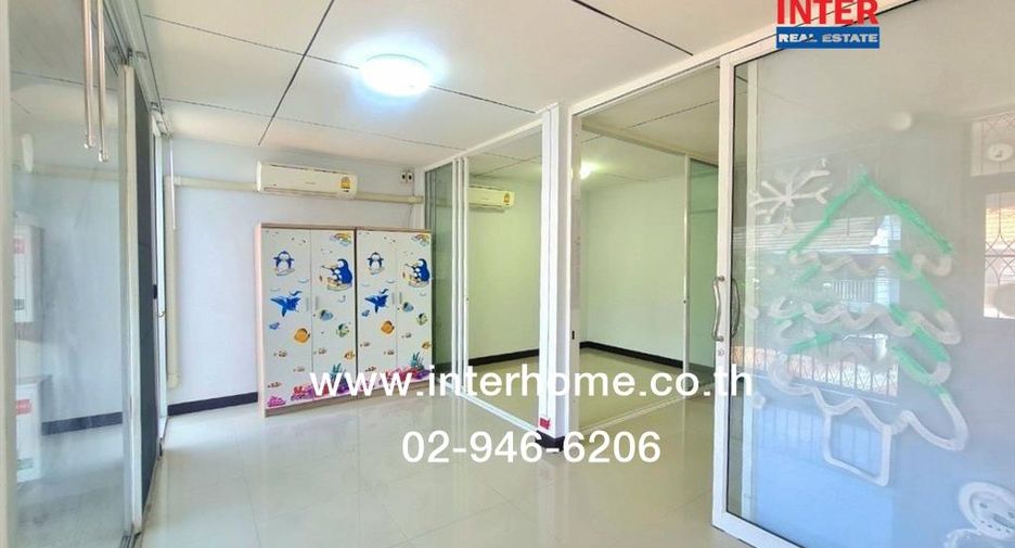 For sale 3 bedrooms townhouse in Chatuchak, Bangkok