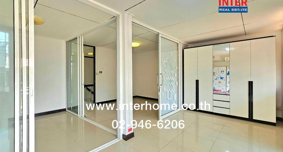 For sale 3 bedrooms townhouse in Chatuchak, Bangkok