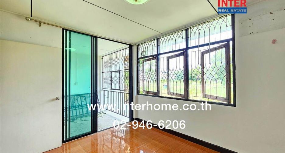 For sale 3 bedrooms townhouse in Chatuchak, Bangkok