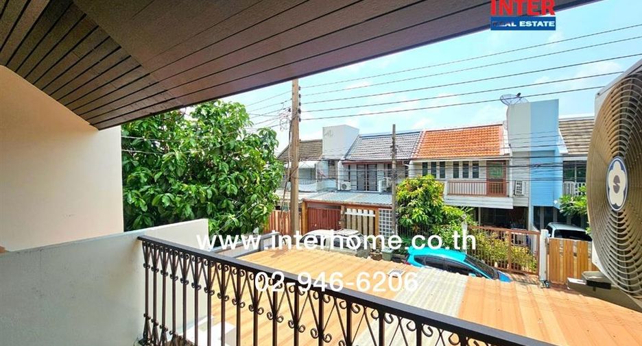 For sale 3 bedrooms townhouse in Chatuchak, Bangkok
