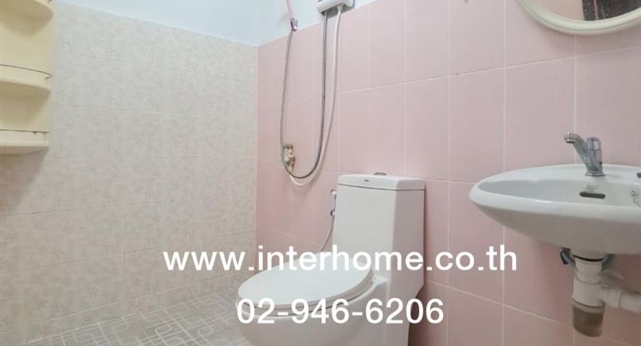 For sale 3 bedrooms townhouse in Chatuchak, Bangkok