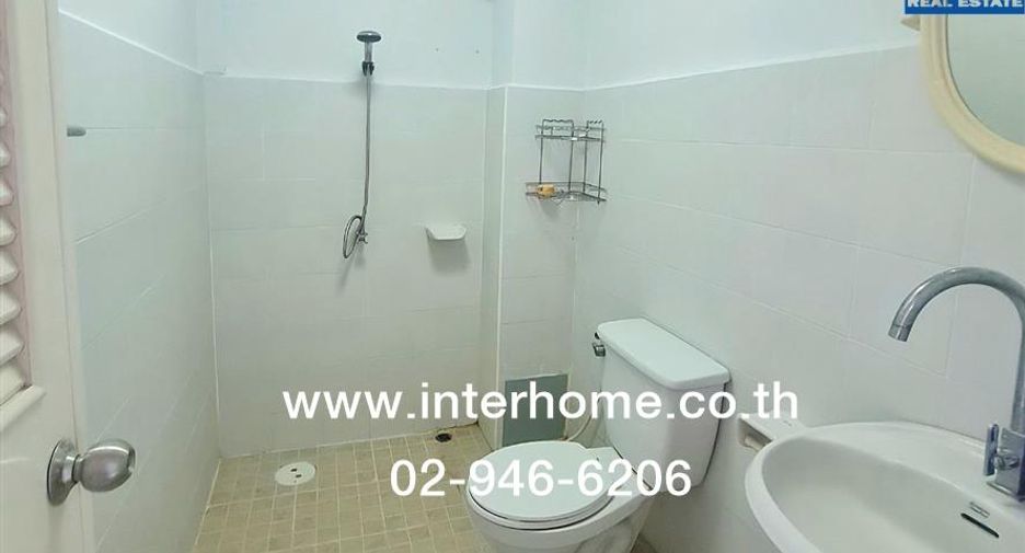 For sale 3 bedrooms townhouse in Chatuchak, Bangkok