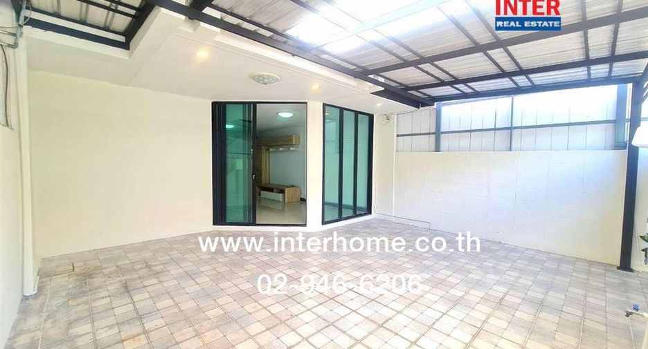 For sale 3 bedrooms townhouse in Chatuchak, Bangkok