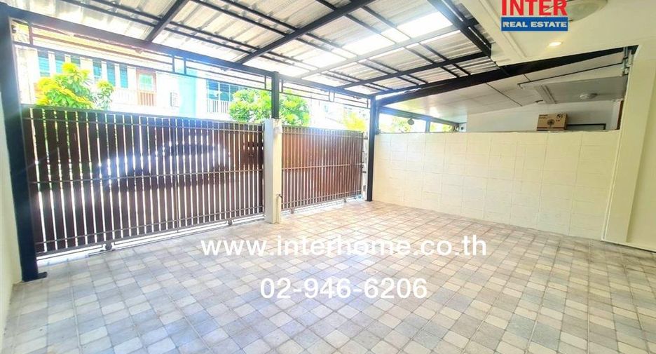 For sale 3 bedrooms townhouse in Chatuchak, Bangkok