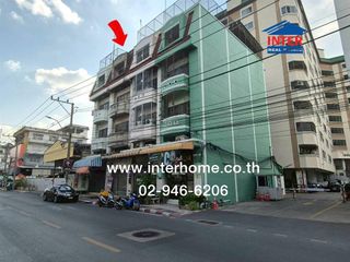 For sale 3 bedrooms retail Space in Lat Phrao, Bangkok