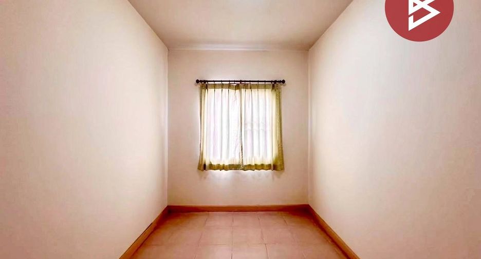 Casa adosada en venta de 3 habitaciones en Thung Khru, Bangkok