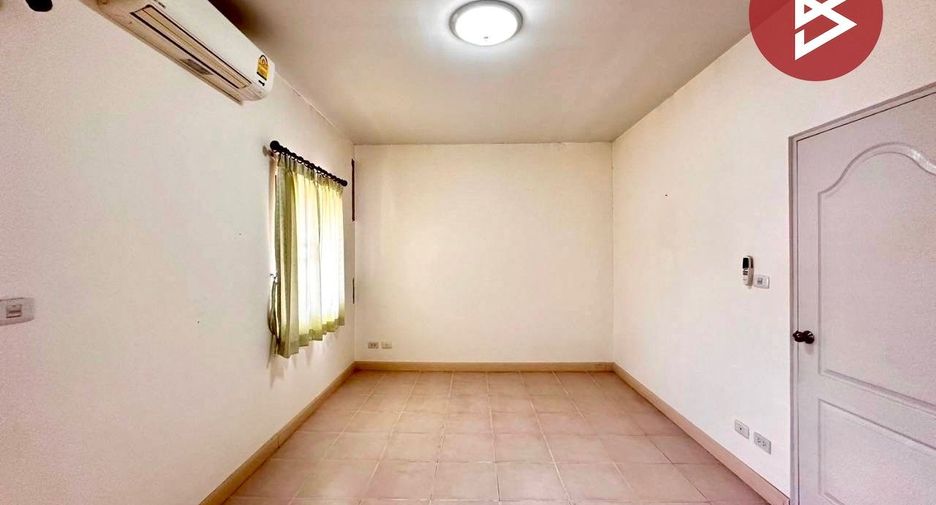 Casa adosada en venta de 3 habitaciones en Thung Khru, Bangkok