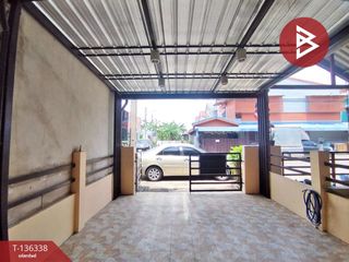 Casa adosada en venta de 2 habitaciones en Lam Luk Ka, Pathum Thani