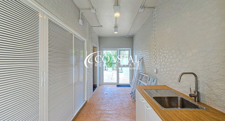 For rent and for sale 5 bedrooms house in Bang Lamung, Chonburi