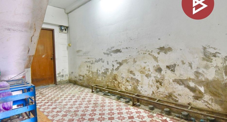 Reihenhaus zum Kauf mit 9 Zimmer in Bang Sao Thong, Samut Prakan