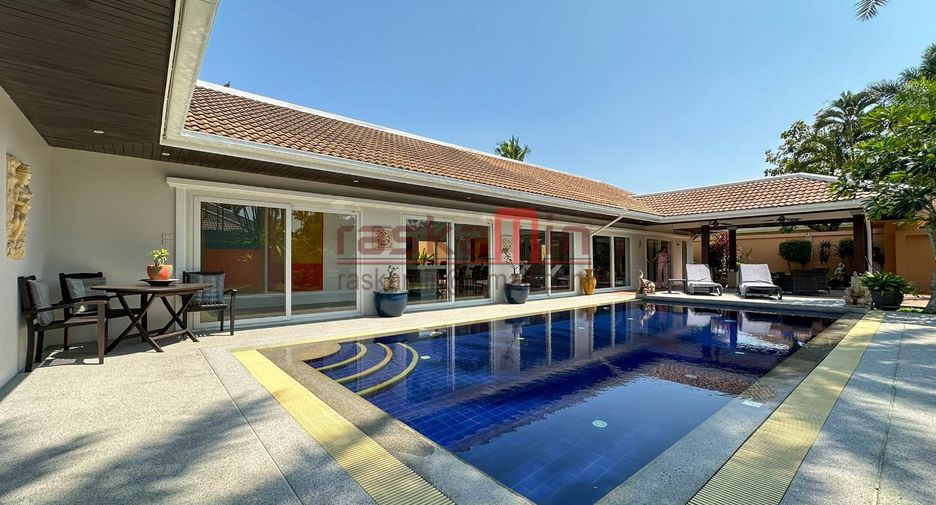 For rent 3 bedrooms villa in East Pattaya, Pattaya