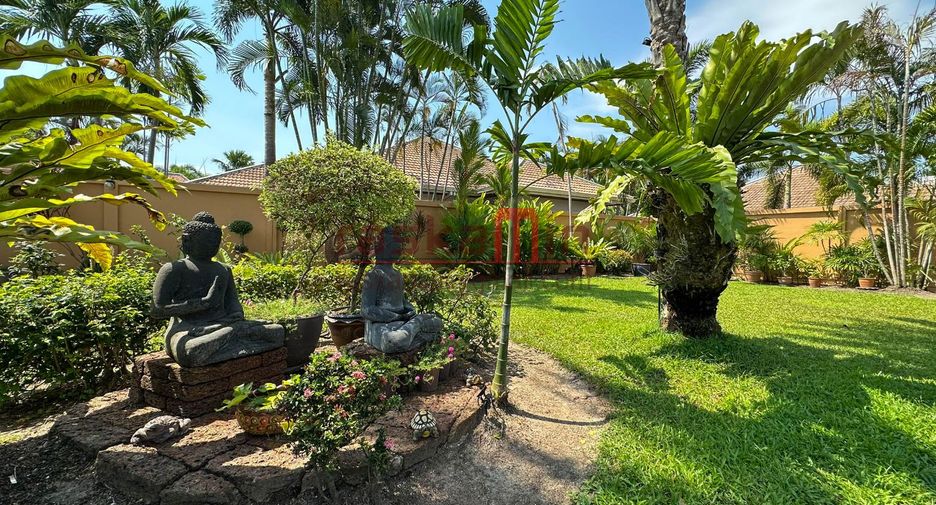 For rent 3 bedrooms villa in East Pattaya, Pattaya