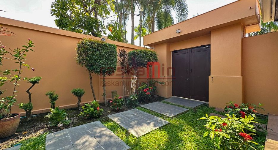 For rent 3 bedrooms villa in East Pattaya, Pattaya