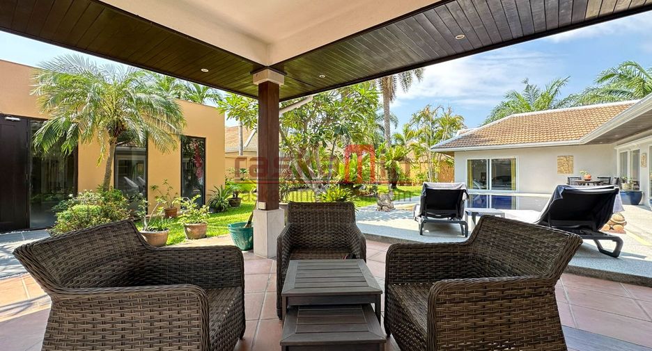 For rent 3 bedrooms villa in East Pattaya, Pattaya